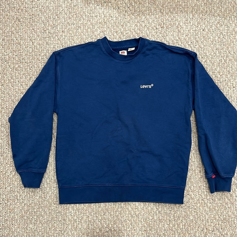 Men’s Levi’s blue sweatshirt, size small